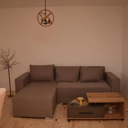 بيت للعطل Planinska Kuca Srna *