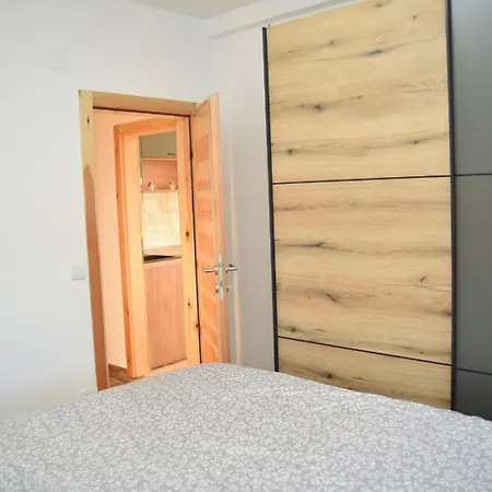 Planinska Kuca Srna * باغينا باستا