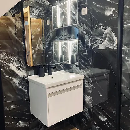 Planinska Kuca Srna * Bajina Basta