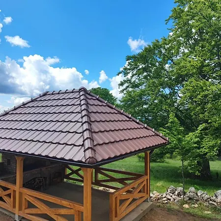 Planinska Kuca Srna بيت للعطل