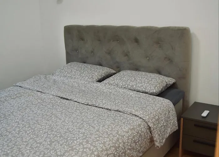 بيت للعطل Planinska Kuca Srna