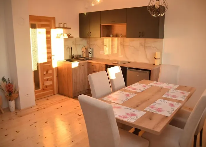 Planinska Kuca Srna بيت للعطل *