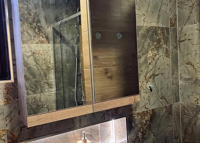 Planinska Kuca Srna بيت للعطل *